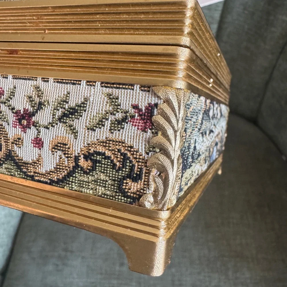 Vintage Tapestry Music Jewelry Box Gold Tone Floral Landscape Velvet‎ Works